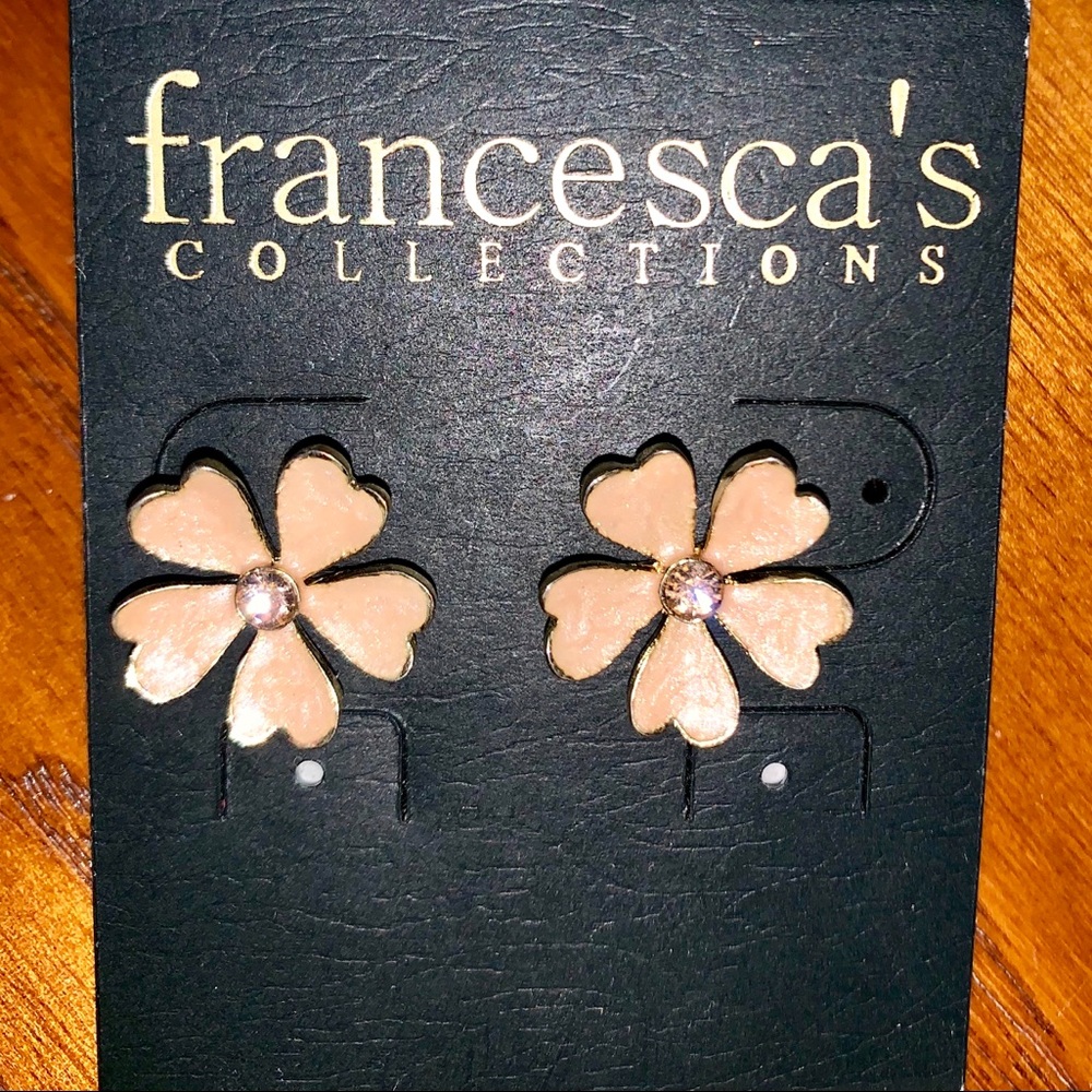 Light pink flower stud earrings with gem